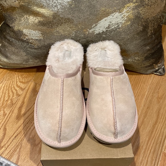Authentic UGG Keegan Slippers Woman SZ 6 Baby Pink Color - Picture 4 of 14